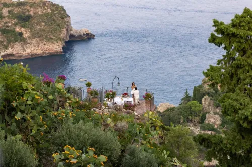 proposal-taormina-grand-hotel-san-pietro-kiss-terrace.webp