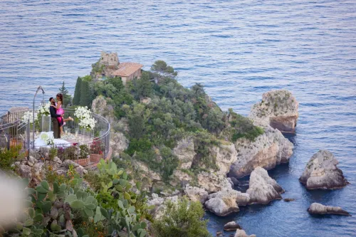 proposal-taormina-isola-bella-view-la-rotonda-sul-mare.webp