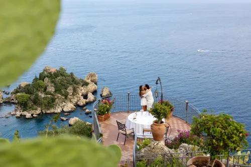 proposal-taormina-la-rotonda-sul-mare-wide-view-isola-bella.webp