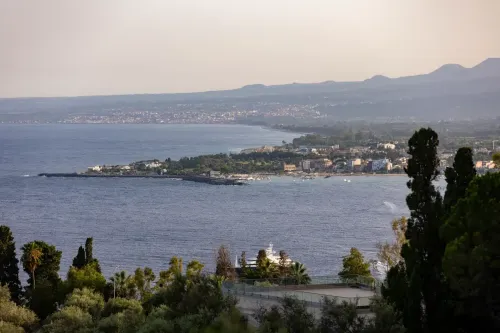 taormina-coast-view-grand-hotel-san-pietro-proposal-location.webp