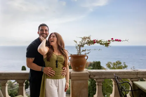 06-couple-after-proposal-bel-soggiorno-taormina-terrace